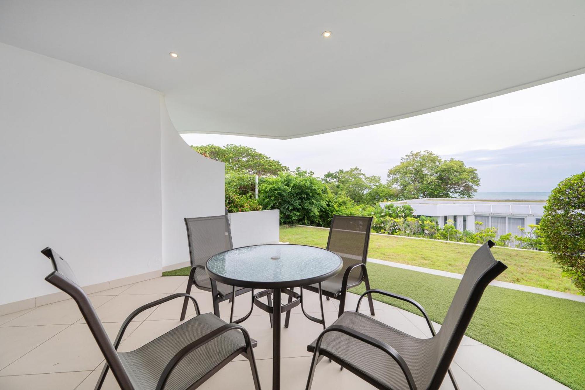 Pure Sunset Beach - Ocean View Room, Pattaya На Джомтьен Экстерьер фото