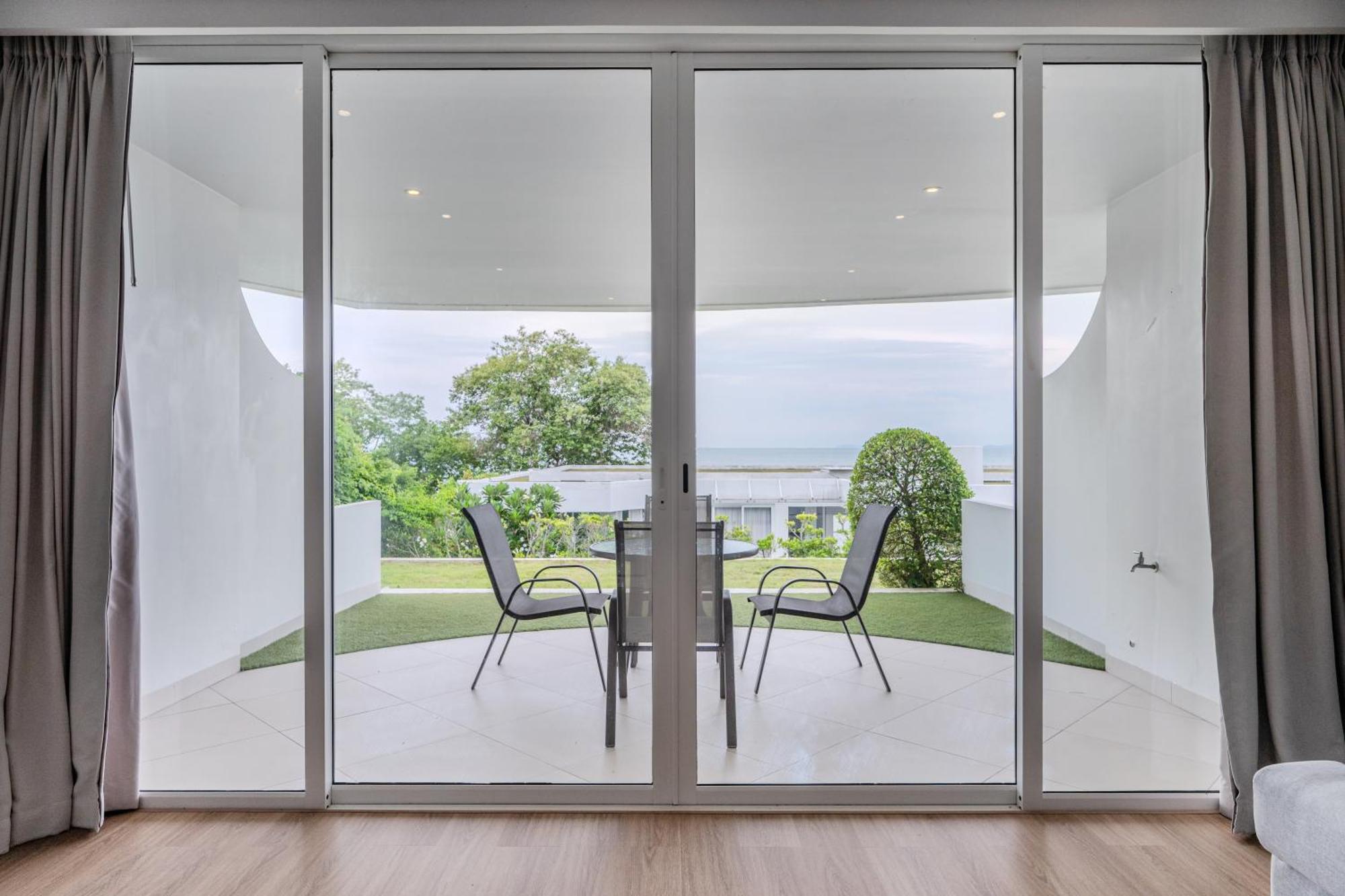 Pure Sunset Beach - Ocean View Room, Pattaya На Джомтьен Экстерьер фото